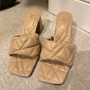 Zara Women's Beige Quilted Mules